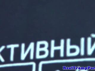 Реальний гулянка люблячий підлітковий вік миготливий їх титьки